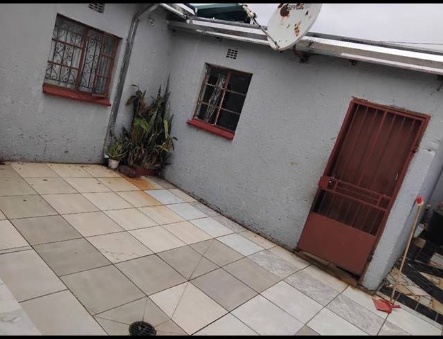 2 BEDROOM HOUSE FOR SALE IN MOSELEKE